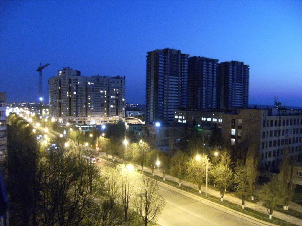 Modern Apartment With Panoramic View Near Metro 23August Kharkiv Exterior photo